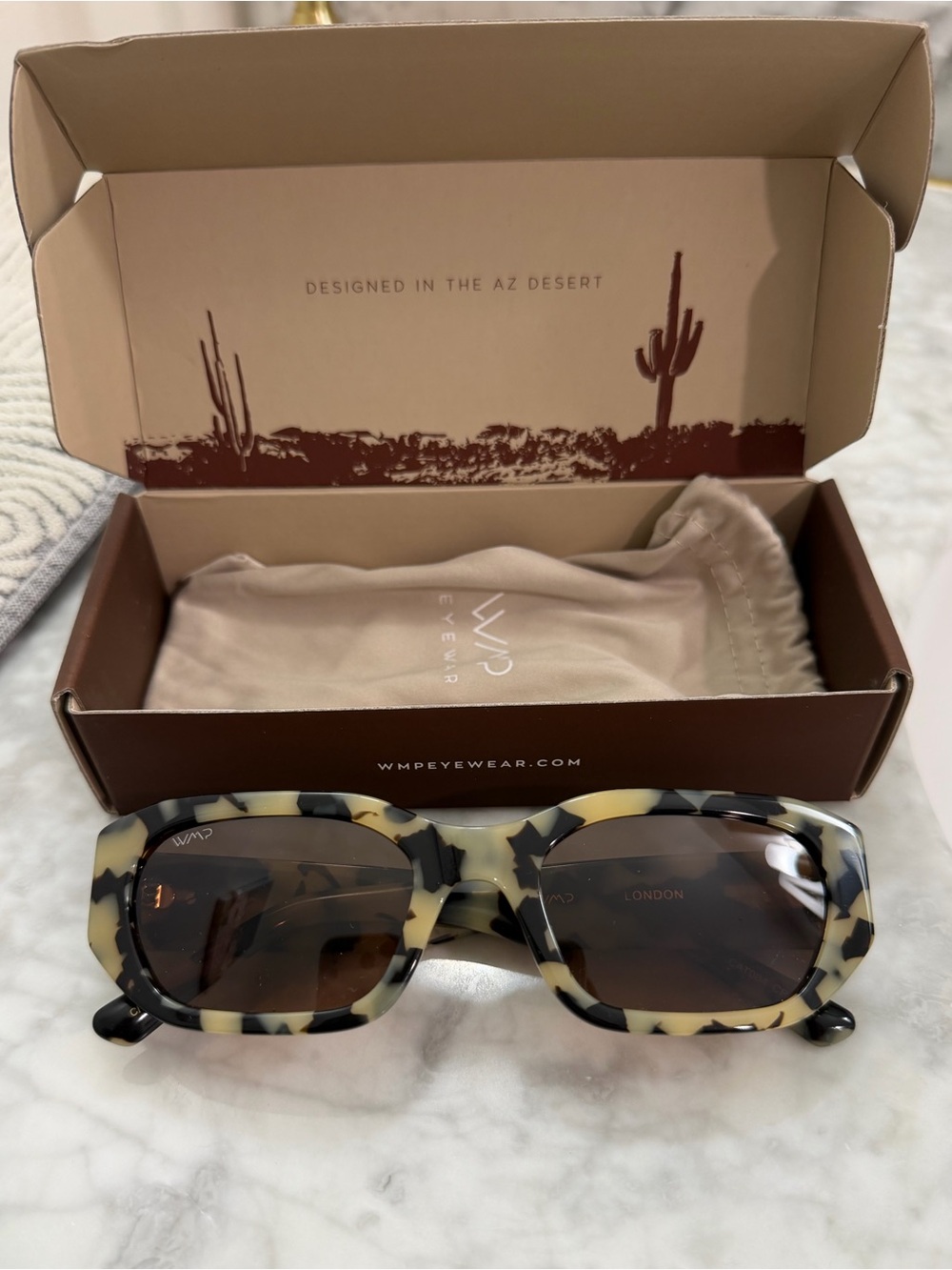 WMPEYEWEAR Tortoiseshell Sunglasses - Cream & Black